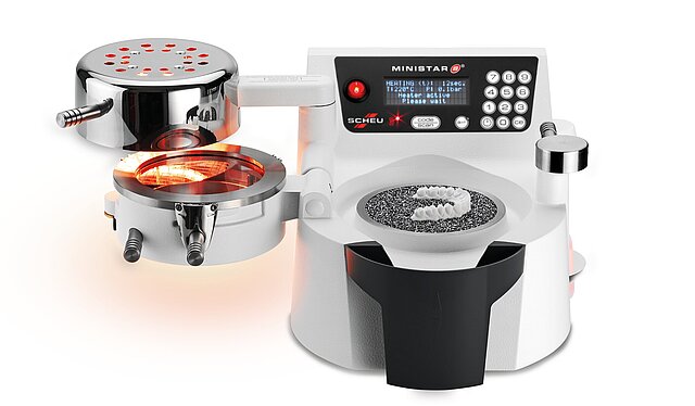Vue frontale officielle SCHEU de la thermoformeuse MINISTAR S avec chambre ouverte